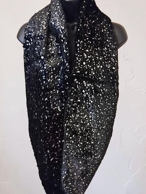 Madison 88 Black Plush Sparkly Infinity Scarf